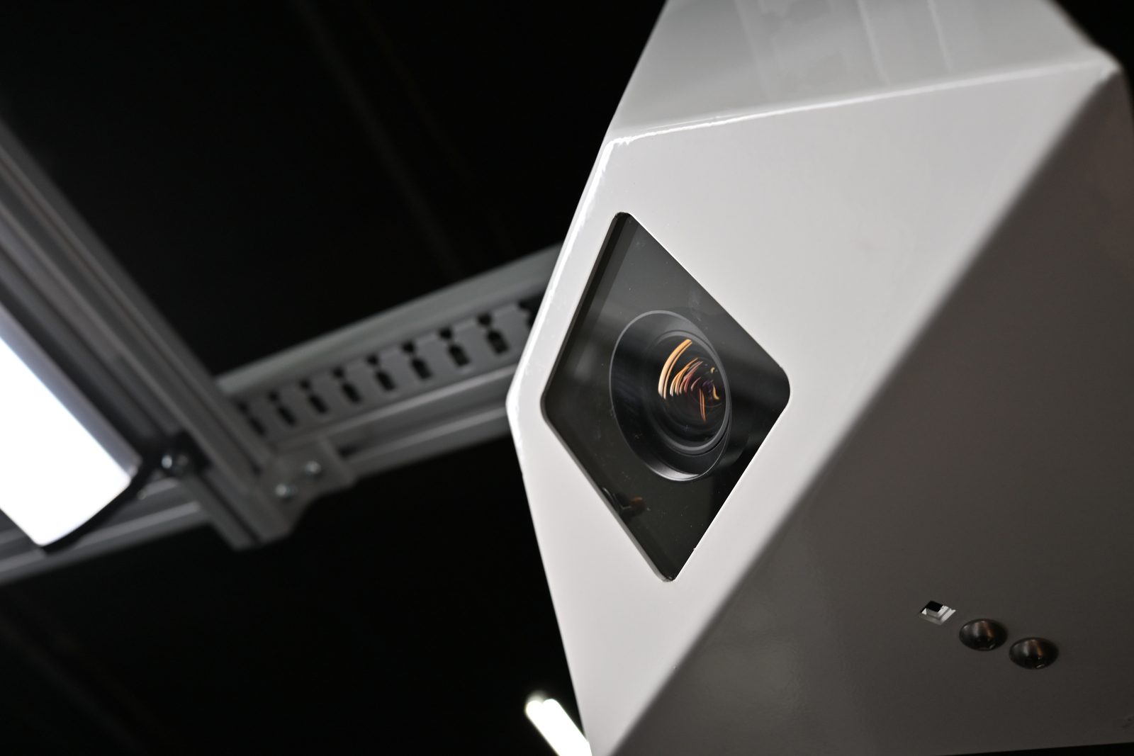 A camera unit mounted on the BagsID scanning arch